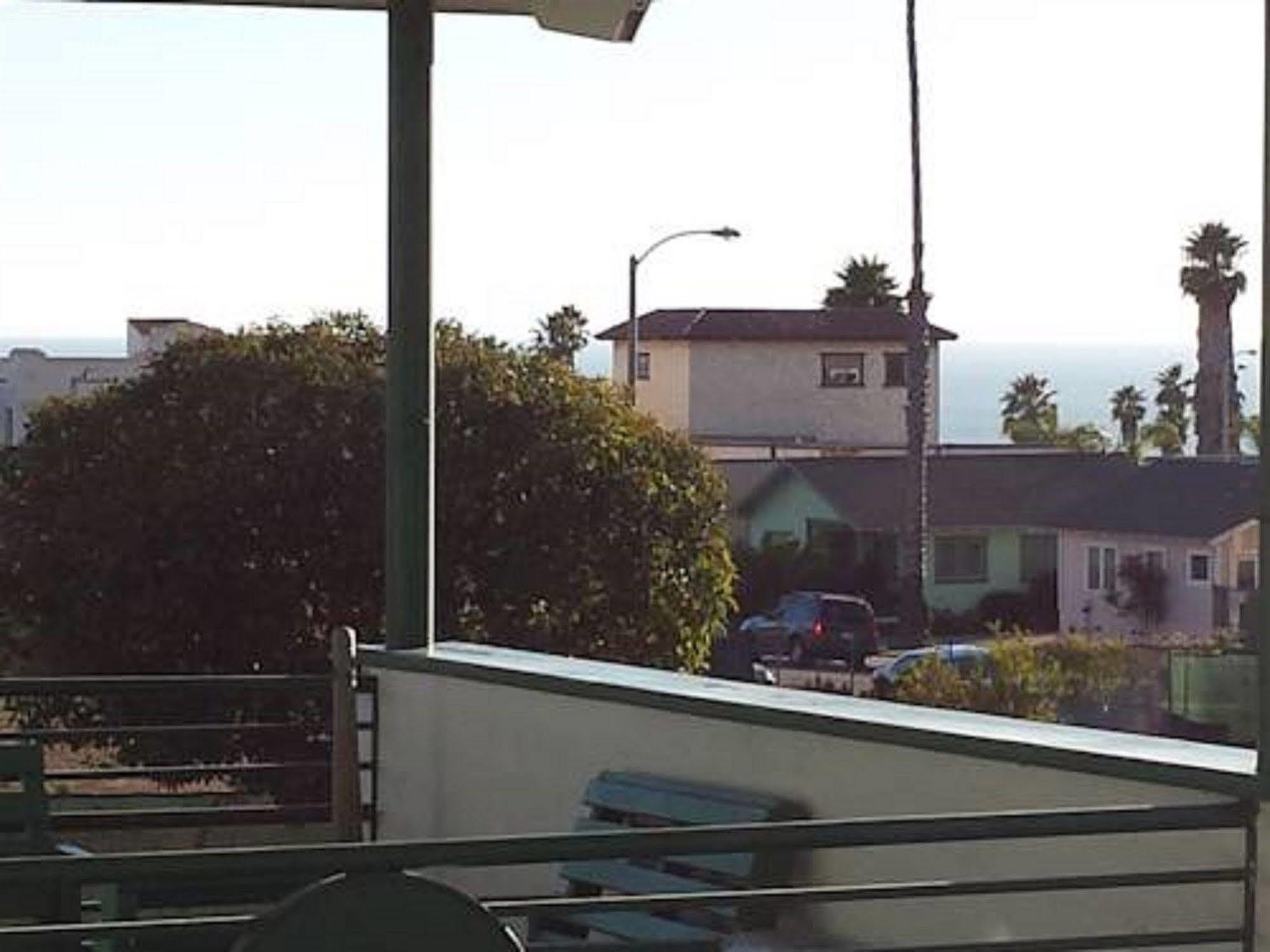 Travelers Beach Motel